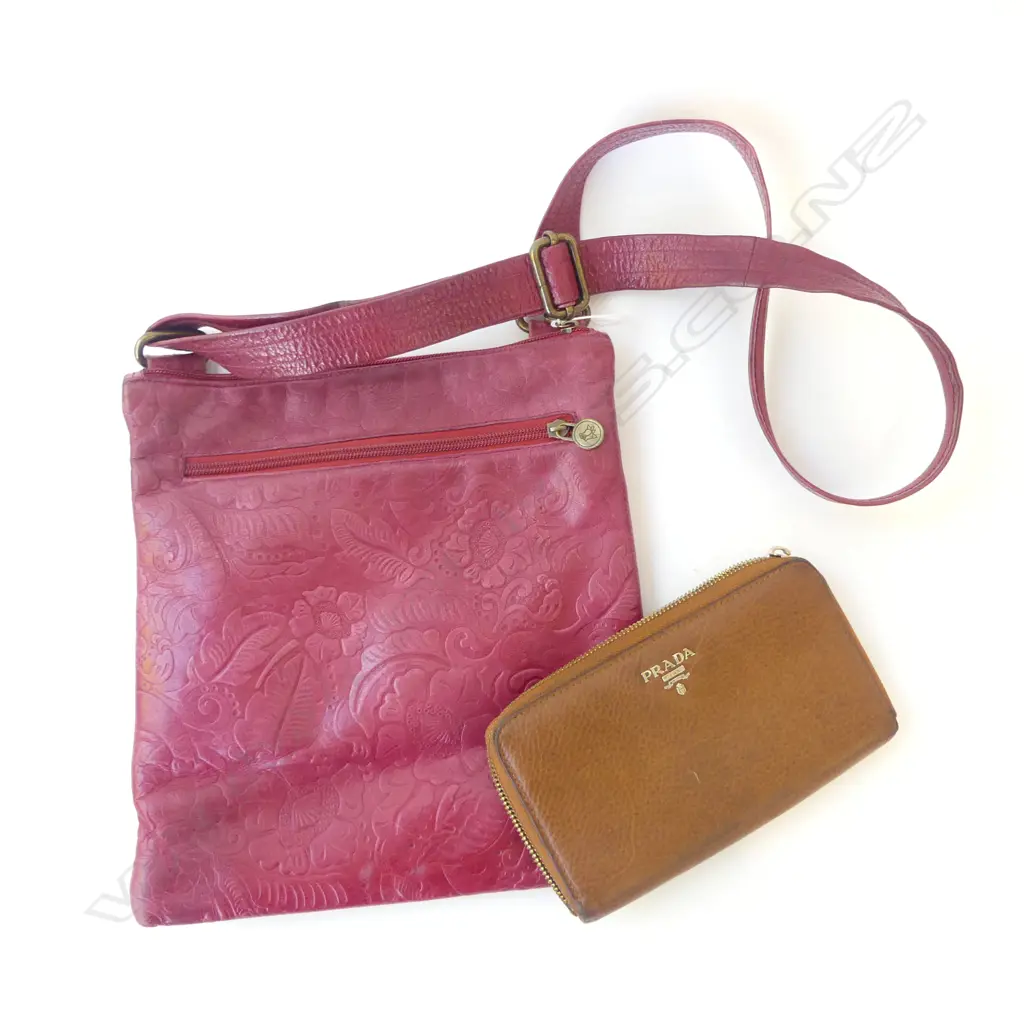 RED EMBOSSED LEATHER BRIARWOOD HANDBAG 280x260mm + BROWN LEATHER PRADA WALLET 200x110mm Image 1++