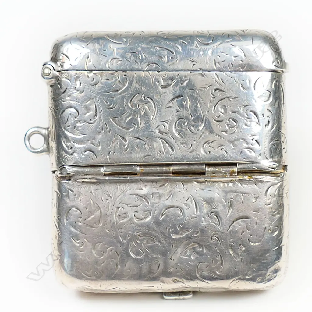 An Edwardian silver vesta and double sovereign holder, Image 1++