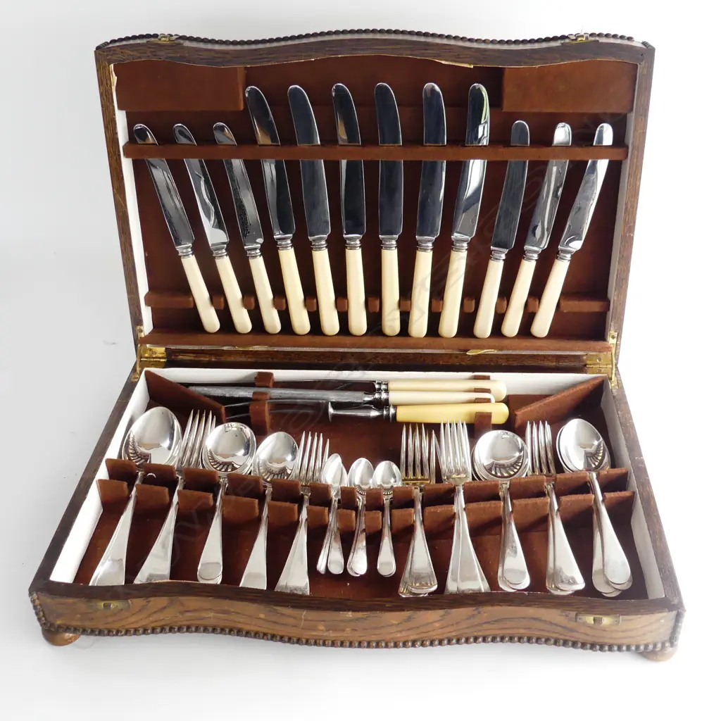 1940'S ALFRED FIELD SHEFFIELD CUTLERY CANTEEN 6 place setting oak canteen box   Image 1++