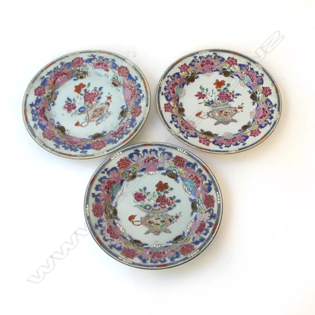 3 ANTIQUE CHINESE EXPORT OVERPAINTED FAMILLE ROSE PORCELAIN PLATES, 225mm dia, 1 plate w. rim chips Image 1++