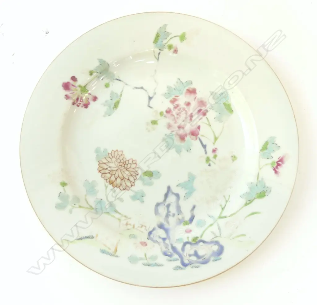 2 ANTIQUE CHINESE EXPORT PORCELAIN PLATES 230mm dia, 1  w. 140mm hairline, both with minor rim frits Image 1++