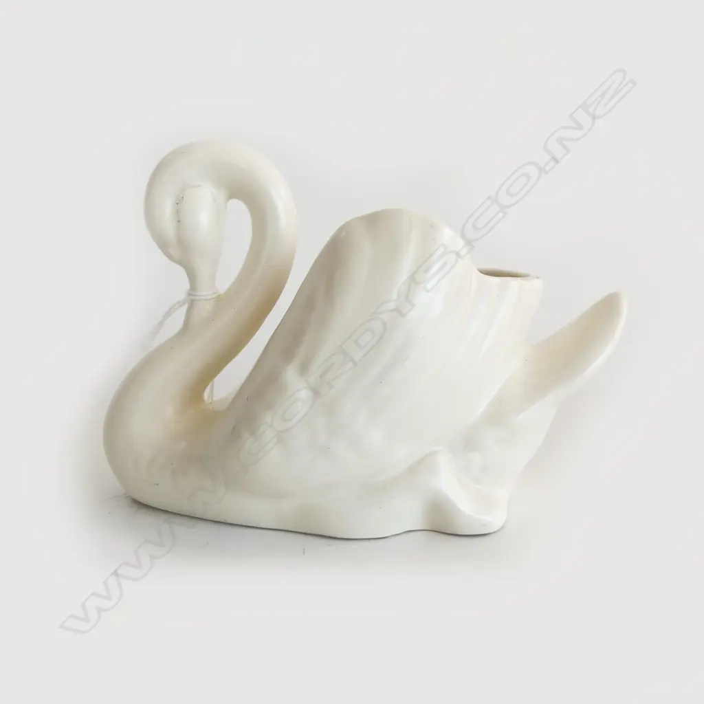 CROWN LYNN SMALL WHITE SWAN H.100mm 30mm hairline to wing Image 1++