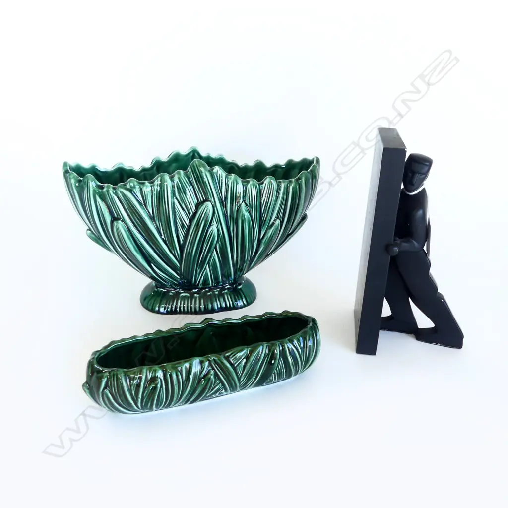 2 GREEN GLAZED SYLVAC VASES H.165mm (REPAIRED) + LEANING MAN BOOKEND; CHRIS COLLICOTT FOR KIKKERLANDH.200mm CHIPS Image 1++