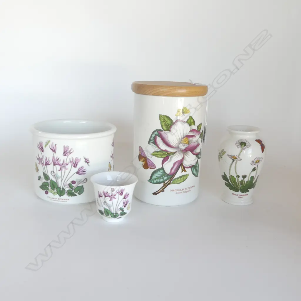 4 PCES PORTMEIRION 'BOTANIC GARDEN'; 2 CONTAINERS H.210mm, VASE, CANDLE Image 1++