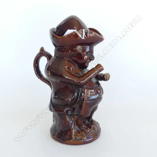 VICTORIAN TOBY JUG COMPLETE WITH HAT AS LID H.25CM