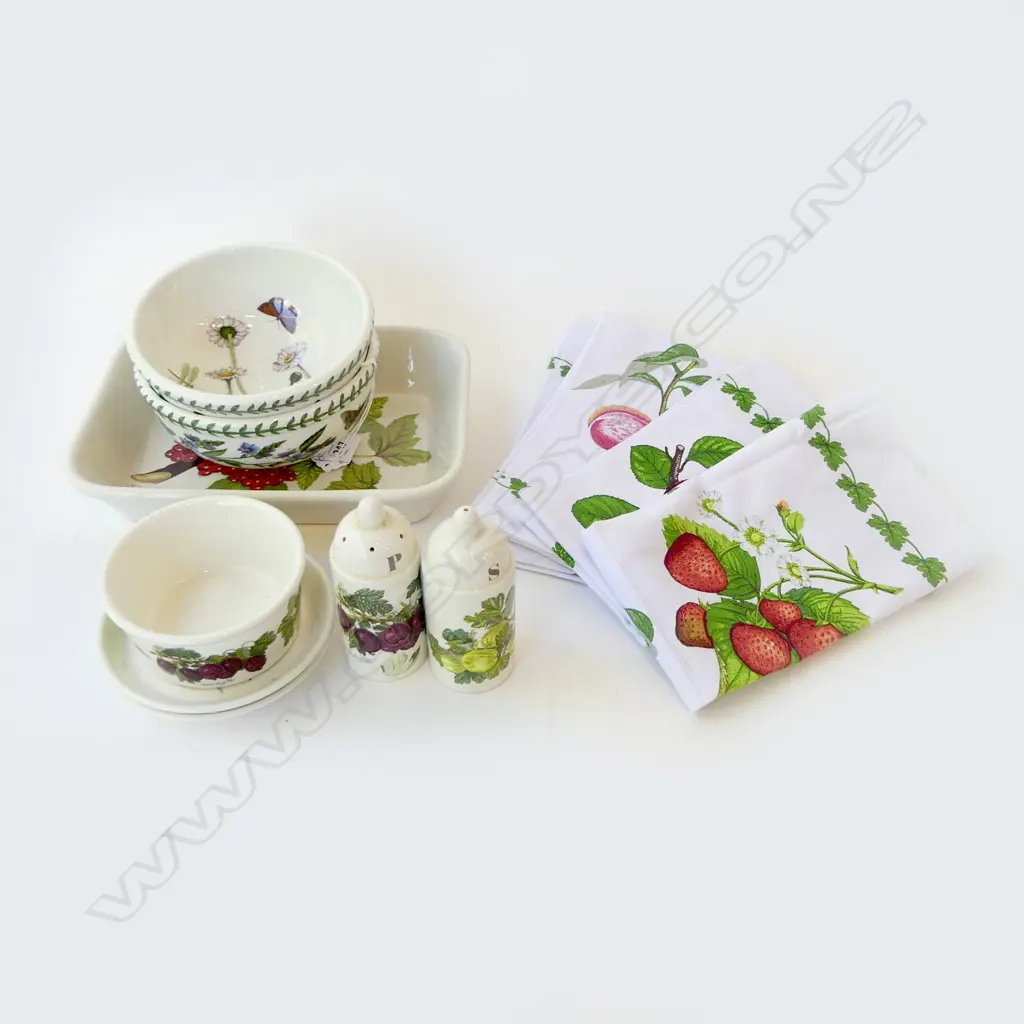 9 ASST. PCES PORTMERION; 2 CEREAL BOWLS, DISH 165x225mm, S/P, TEA TOWELS ETC Image 1++