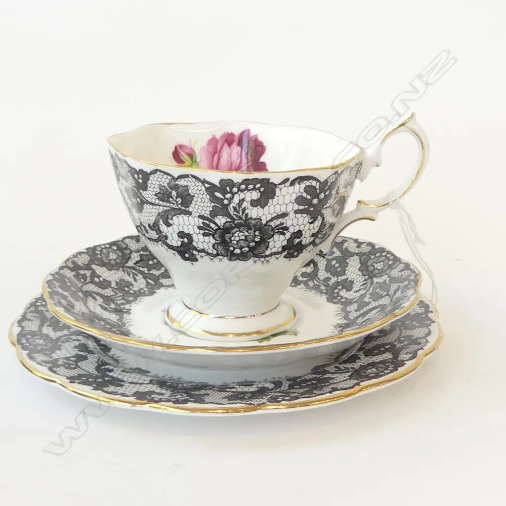ROYAL ALBERT SENORITA TRIO Image 1++