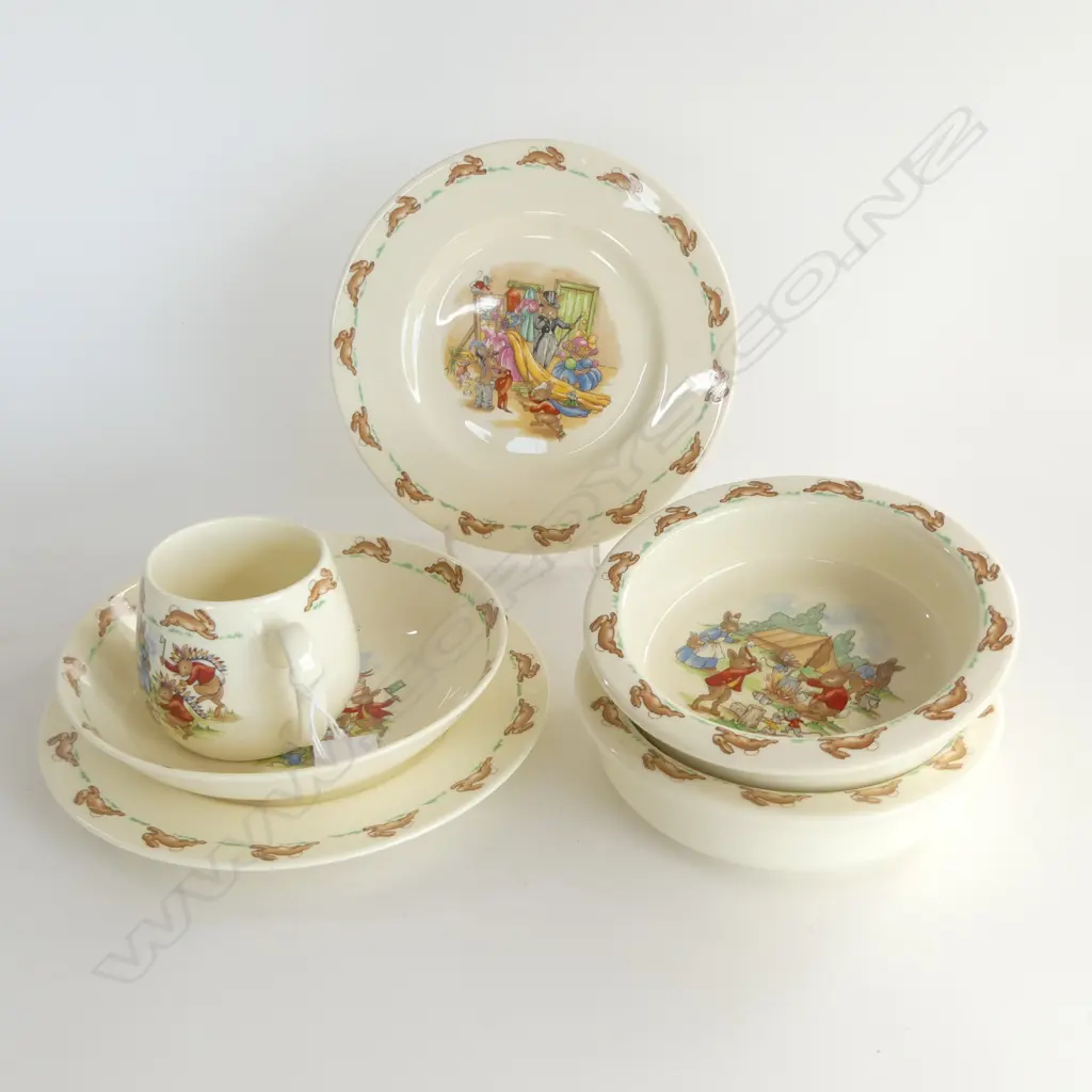 6 PCS BUNNIKINS RD CHINA 5 CHILDS PLATES & MUG  Image 1++
