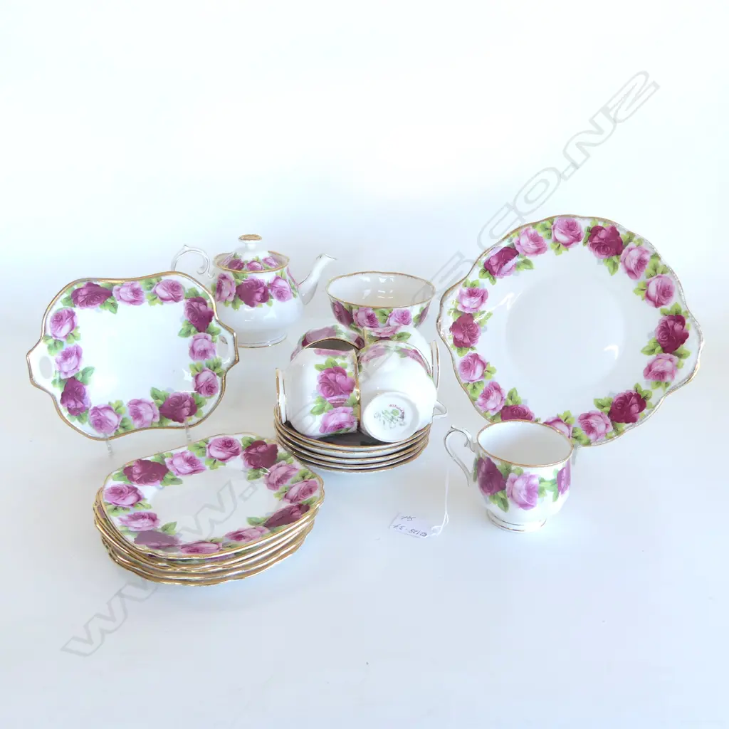 ROYAL ALBERT OLD COUNTRY ROSES TEASET WITH 5 C/S/P TEAPOT &TWO CAKE PLATES SUGAR  Image 1++