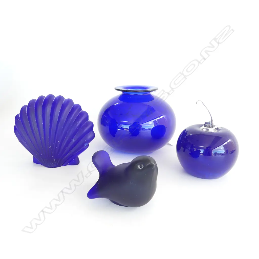 4 PCS BLUE STUDIO GLASS  BIRD L80MM SHELL  H90MM APPLE H100MM & SIGNED VASE H100MM Image 1++