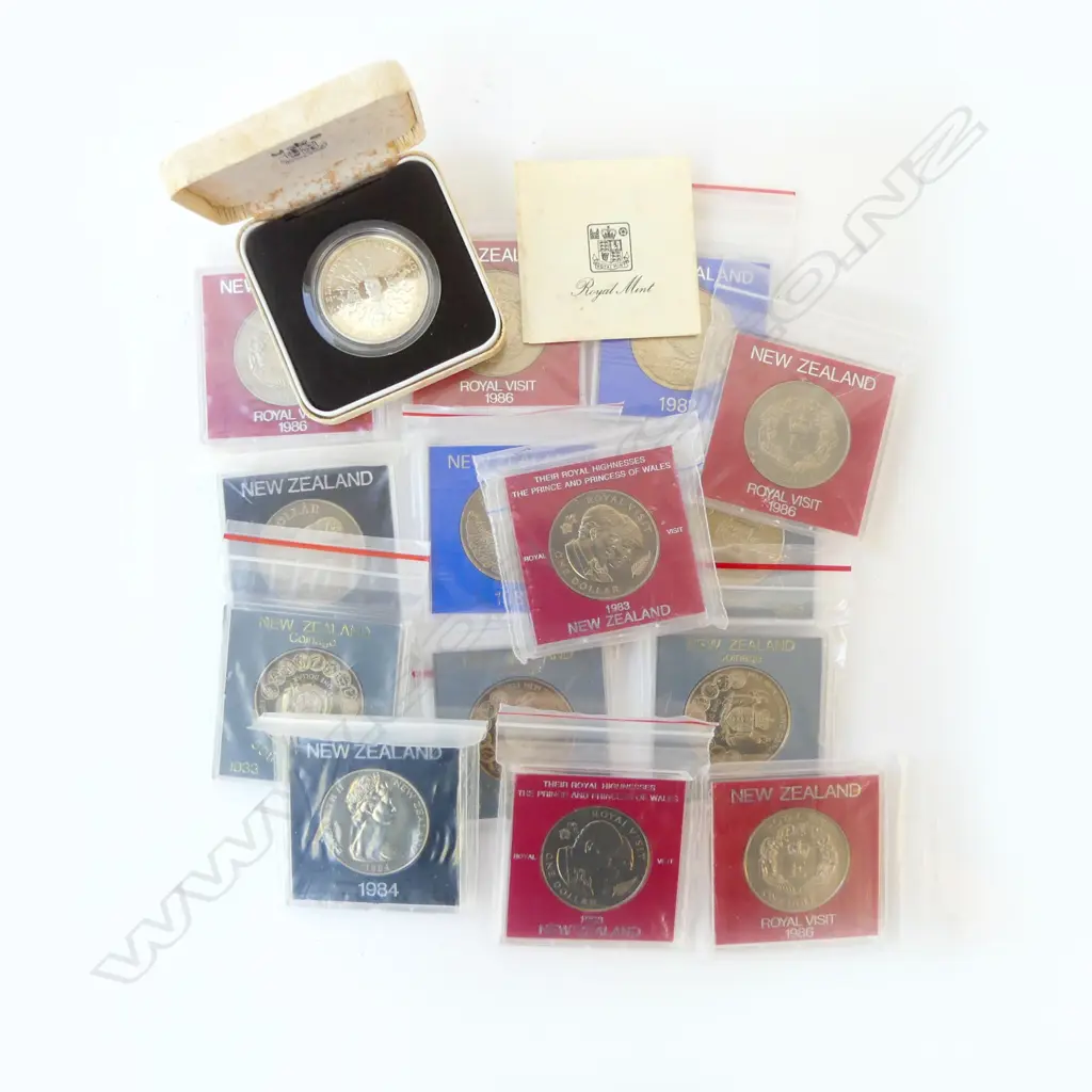 FOURTEEN ASSORTED COMMEMORATIVE COINS - NZ/KAKAPO/ROBIN/ROYAL VISITS/CHARLES & DI/QUEEN MOTHER 80TH BIRTHDAY Image 1++
