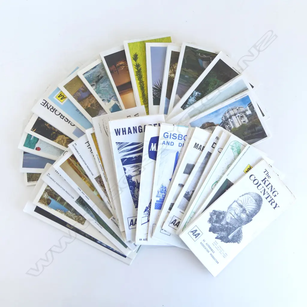 COLLECTION OF NZ AA ROAD MAPS & 6 NATIONAL PARK GUIDE BOOKS Image 1++