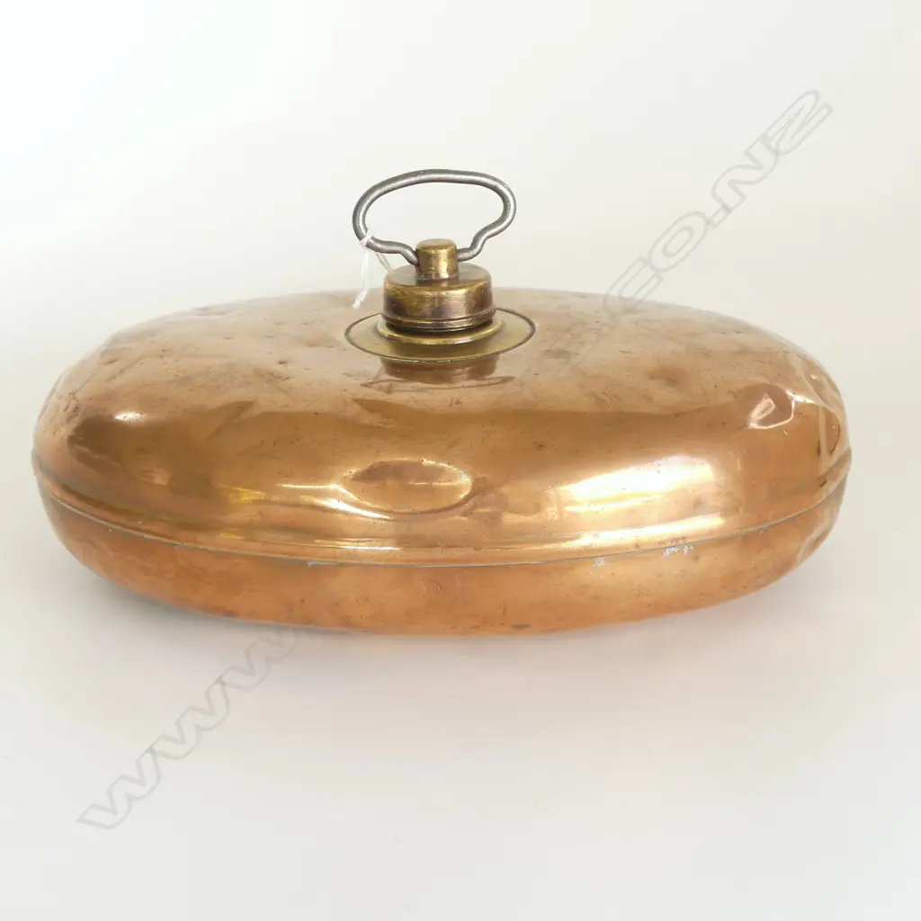 VICTORIAN OVAL COPPER HOTWATER BOTTLE L.280mm brass screw lid Image 1++