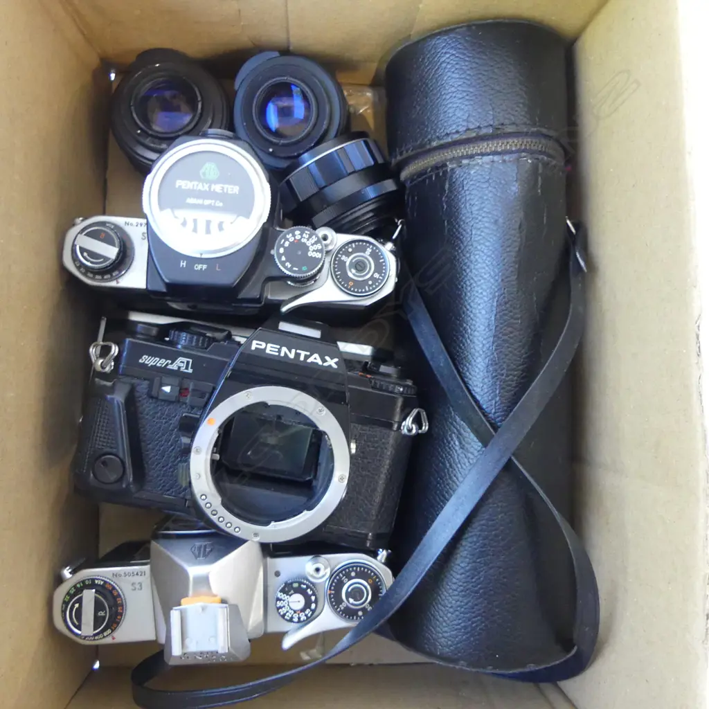 4 PENTAX CAMERAS BODIES (2xS3, H2, F1), 3 AUTO TAKUMAR LENSES + ACCURA LENS Image 1++