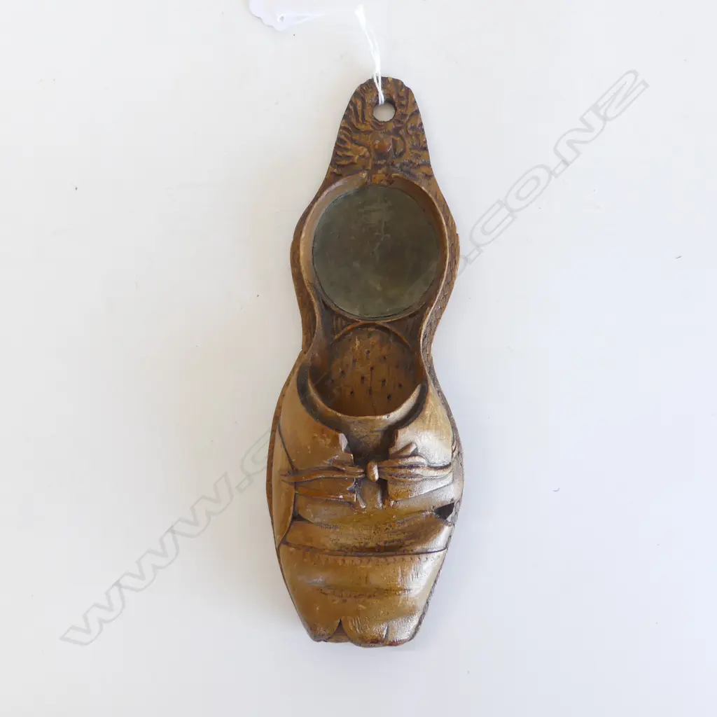 VICTORIAN CARVED POCKET WATCH HOLDER IN FORM OF SHOE HANGS ON WALL L.235MM Image 1++