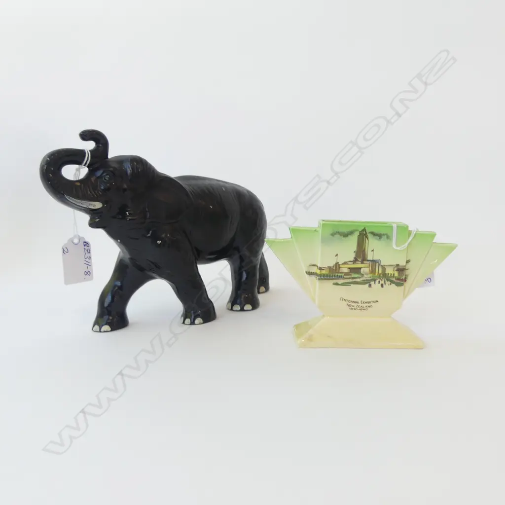 CARLTON WARE 'CENTENIAL EXHIBITION'NZ 1940 FAN VASE W.135mm + BLACK ELEPHANT L.215mm Made in England Image 1++