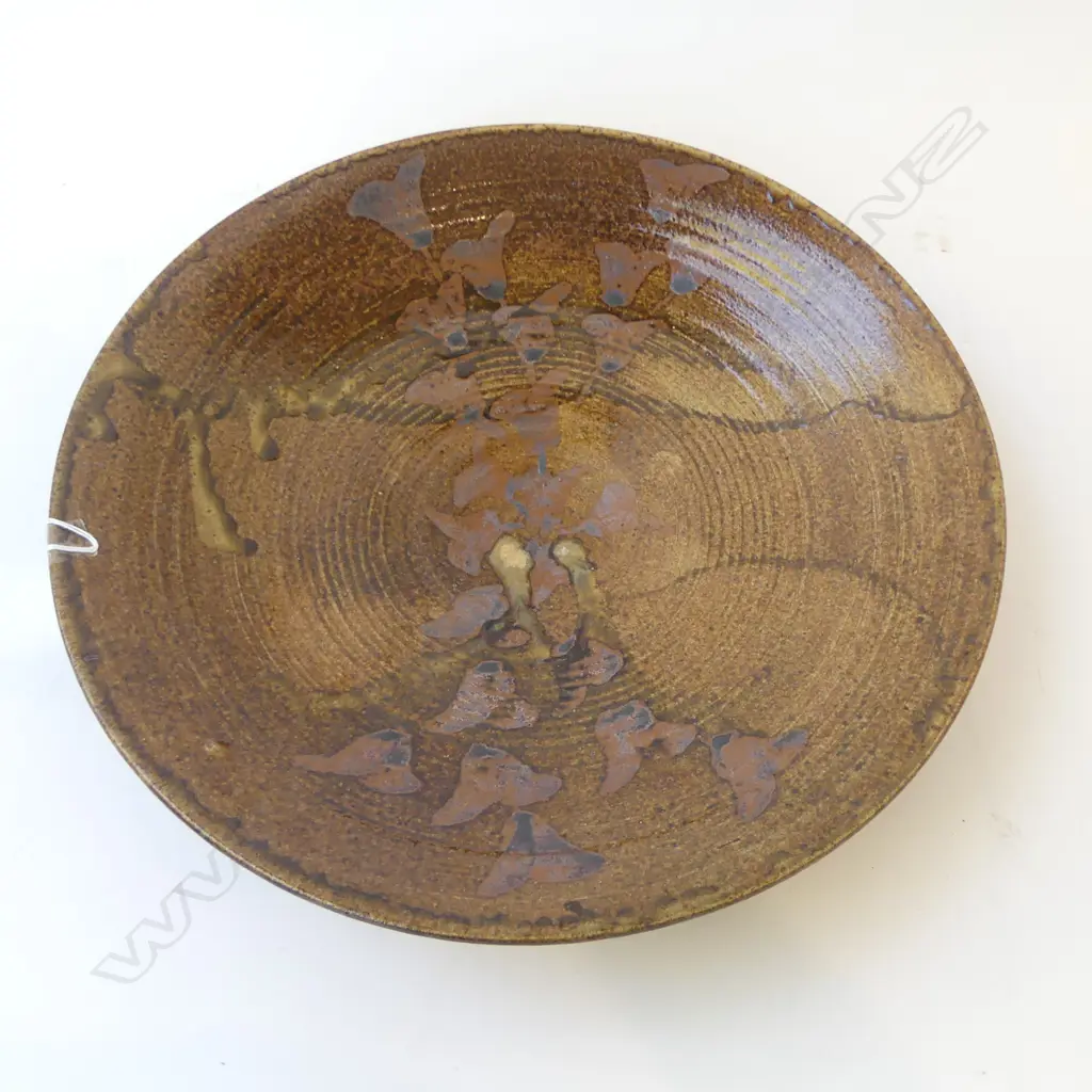 GRAEME STORM LG FLARED SHALLOW BOWL, BRUSHED FLORAL LUSTROUS DECORATION ON BROWN MOTTLED GROUND 385mm dia POTTERS MARK Image 1++