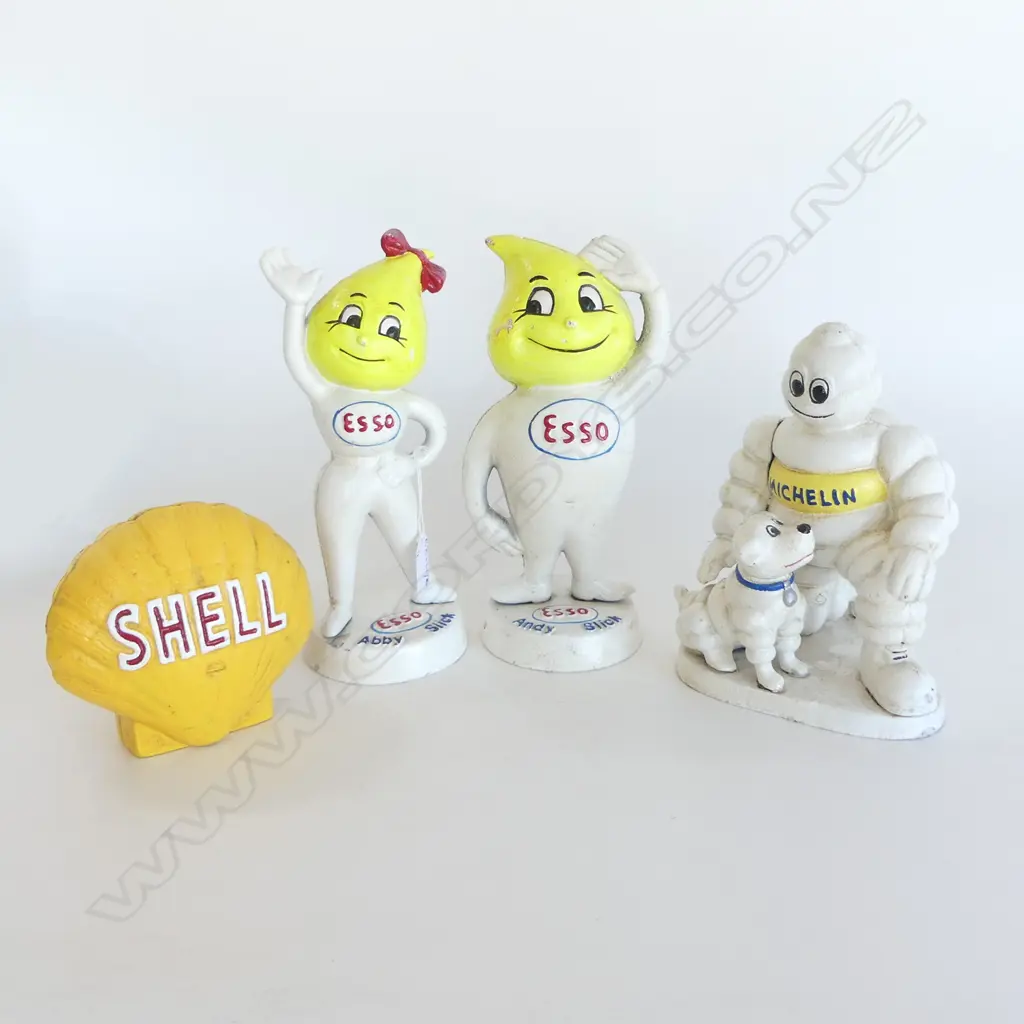 4 PAINTED CAST IRON PETROL ITEMS; ESSO ANDY & ABBY SLICK, MICHELIN MAN w. DOG, SHELL W.140mm Image 1++