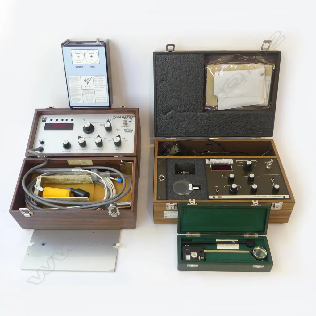 VINTAGE MEDICAL EQUIPMENT CALIBRATOR ETC Image 1++