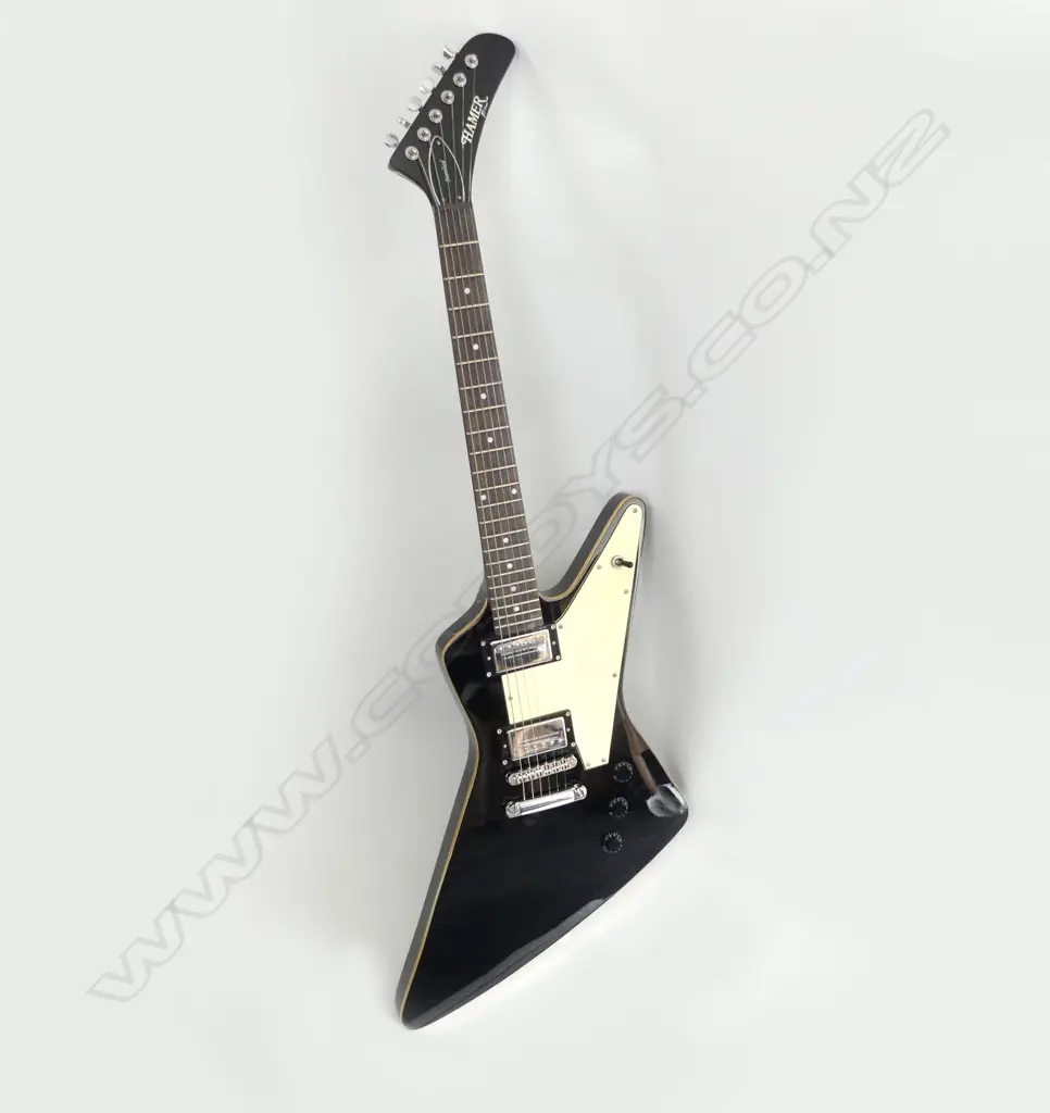 HAMMER XT SERIES EXPLORER ELECTRIC GUITAR MADE IN INDONESIA WITH HARD CASE Image 1++
