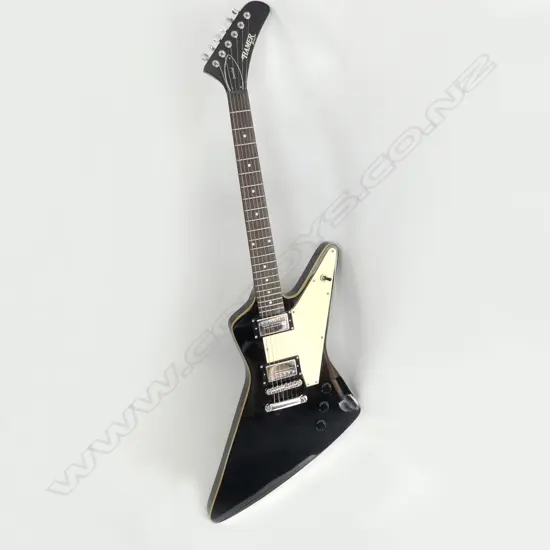 HAMMER XT SERIES EXPLORER ELECTRIC GUITAR MADE IN INDONESIA WITH HARD CASE