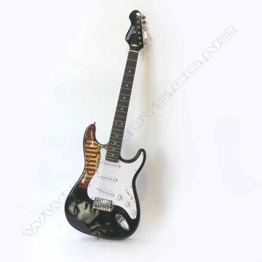 MARQUEE CLUB LONDON JIMI HENDRIX STRAT ELECTRIC GUITAR IN SOFT CASE Image 1++