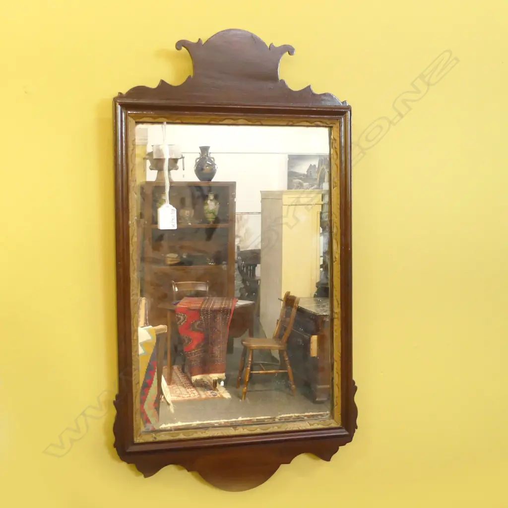 ANTIQUE MIRROR - REPAIRS 685x380mm Image 1++