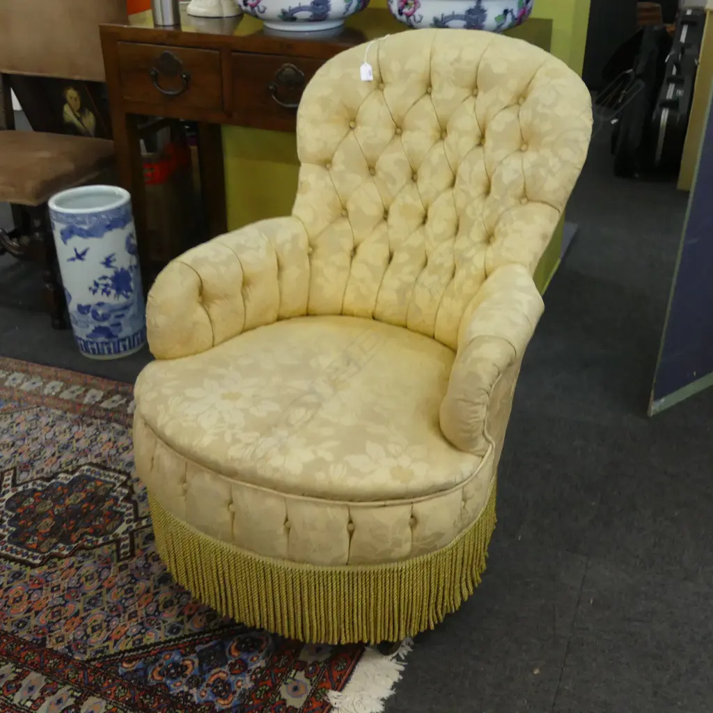 EDWARDIAN YELLOW UPHOLSTERED BUTTON BACK ARMCHAIR Image 1++
