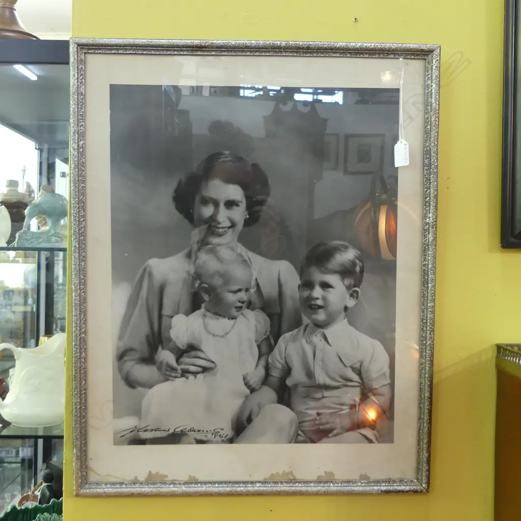 LG PHOTO PRINT; QUEEN ELIZABETH w. CHARLES & ANNE 1951 490x390mm Image 1++