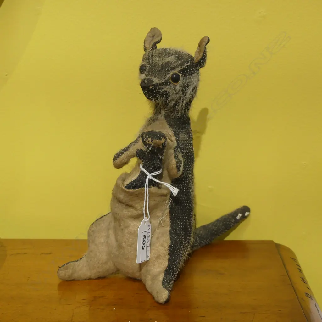 VINTAGE KANGAROO SOFT TOY H.220mm Image 1++