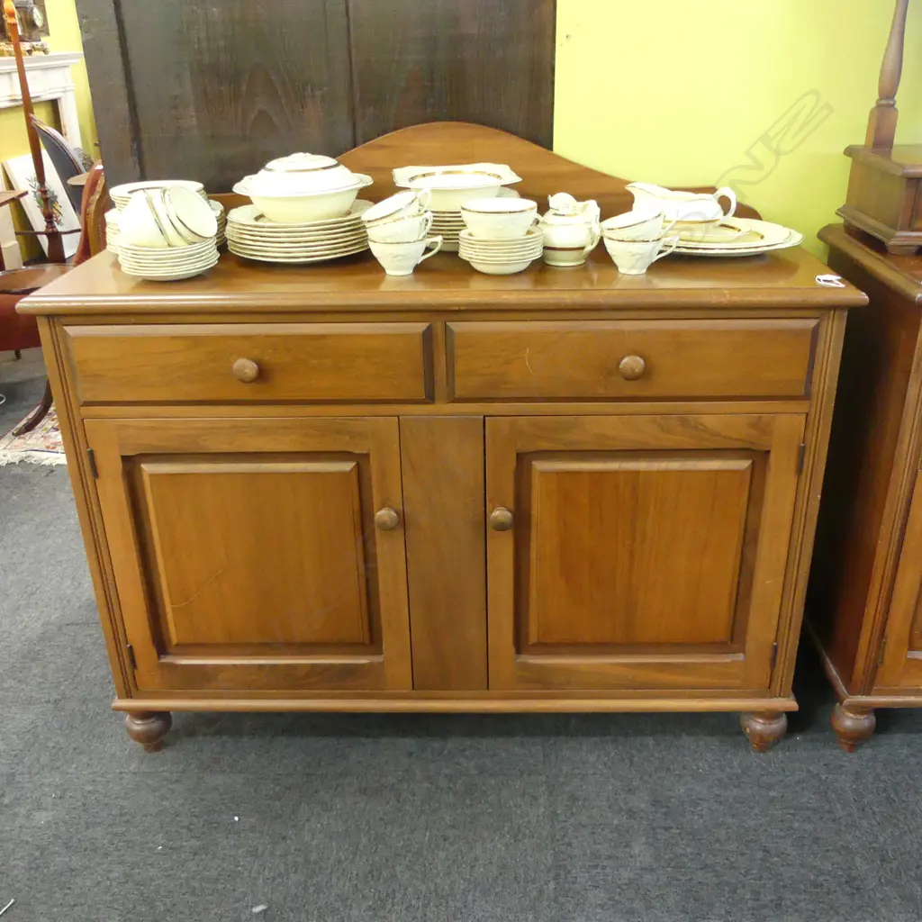 VICTORIAN STYLE SIDEBOARD 1270x465x1100mm Image 1++