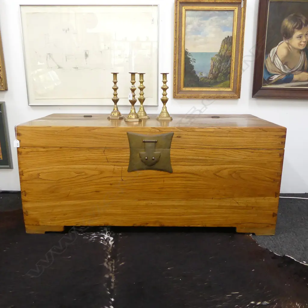 LG WOODEN CHEST 1270x570x550mm Image 1++