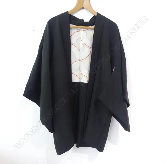 JAPANESE DECORATED SILK JACKET M SIZE