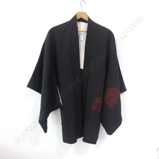 JAPANESE DECORATED SILK JACKET M SIZE