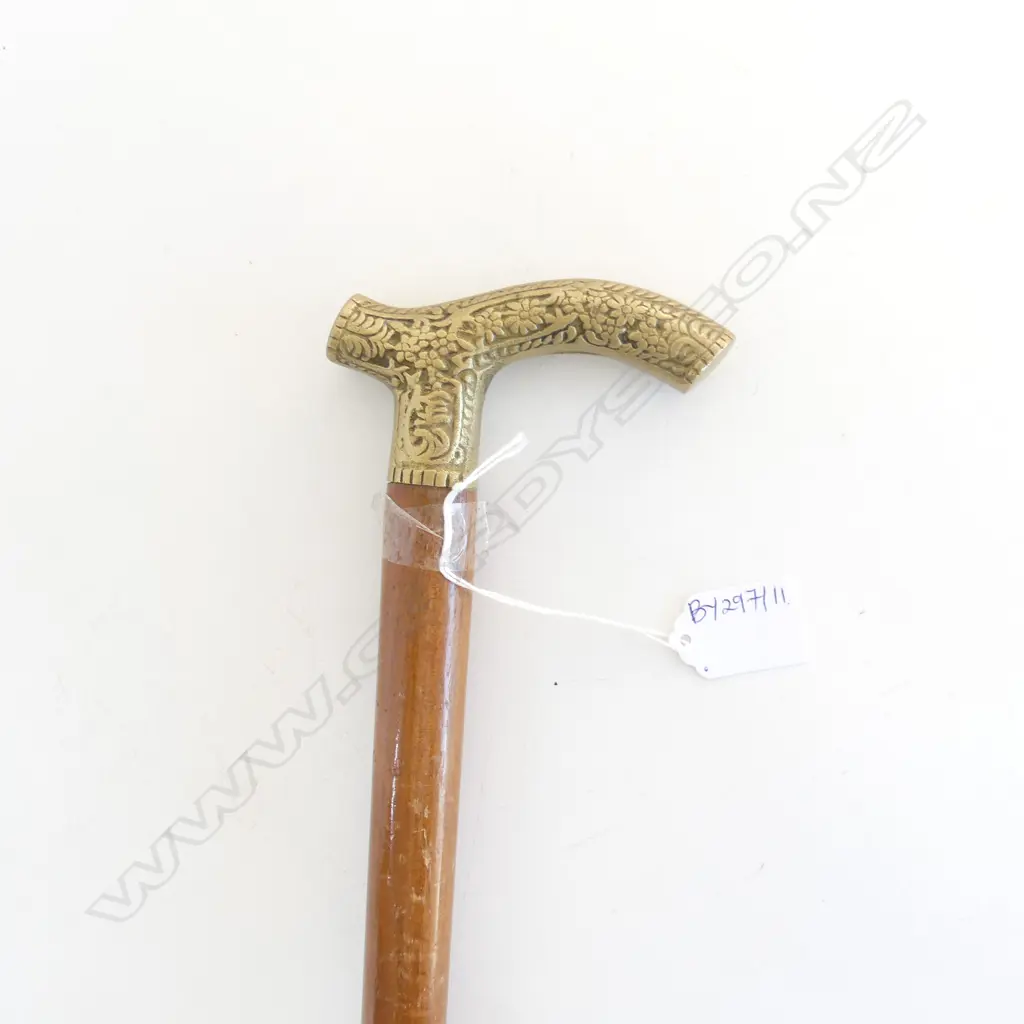 WALKING STICK w. BRASS HANDLE L.910mm Image 1++