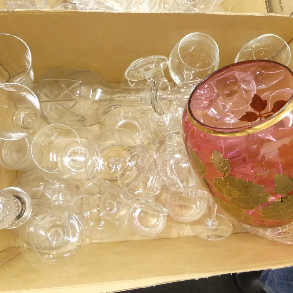 ASST. DRINKING GLASSES, 2 DECANTERS, PINK GLASS VASE H.230mm Image 1++