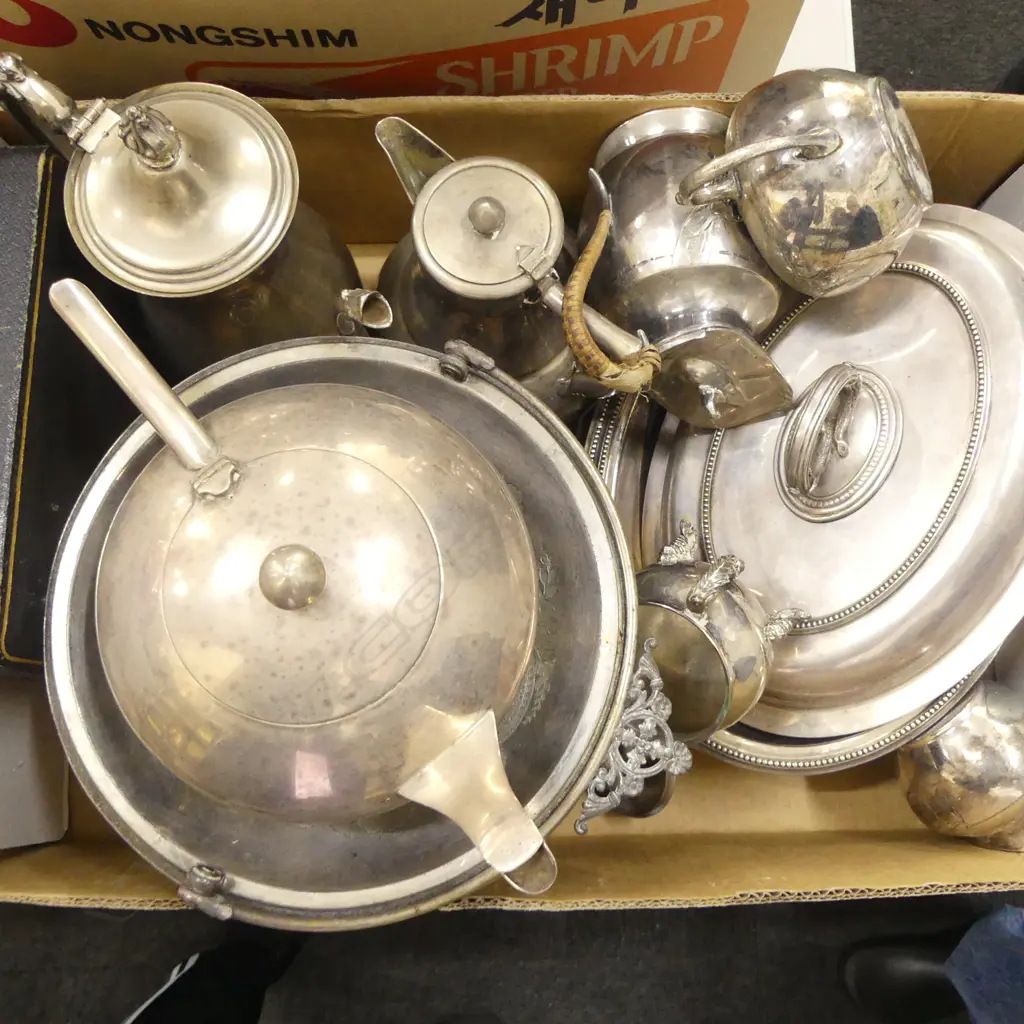 COLLECTION SILVER PLATE WARE, INCLD 2 SERVING DISHES, COFFEE & TEAPOT, & SET FISH KNIVES Image 1++