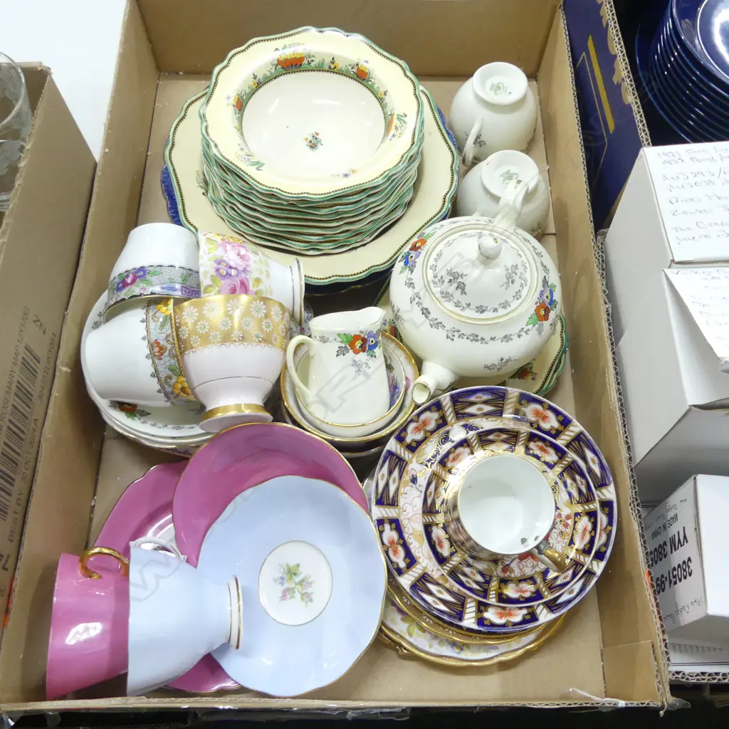 LRG COLLECTION ENGLISH CHINA, 8 TRIOS INCLD ANSLEY & ROYAL ALBERT, ROYAL IVORY 'MINERVA' DISHES & 2 'OLD WILLOW' DISHES Image 1++