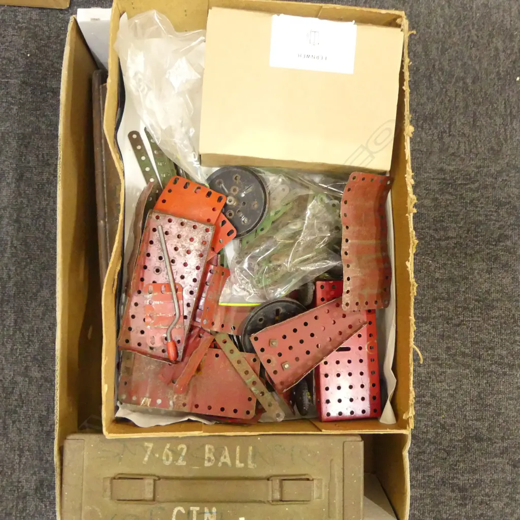 MECCANO, EWBANK FLOOR SWEEPER, ARTILLERY CANISTER Image 1++