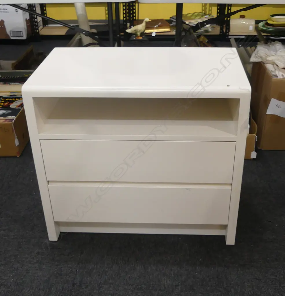 MODERN WHITE CABINET 675x400x605mm Image 1++