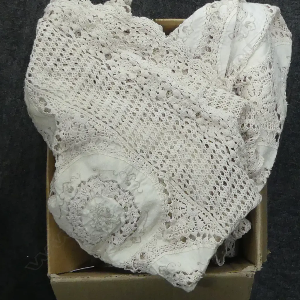 VINTAGE CROCHET BED COVER Image 1++