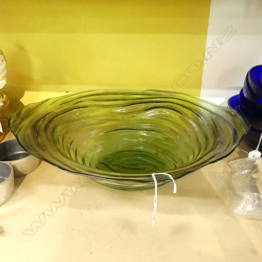 GREEN ART GLASS FRUIT BOWL 470mm dia Image 1++