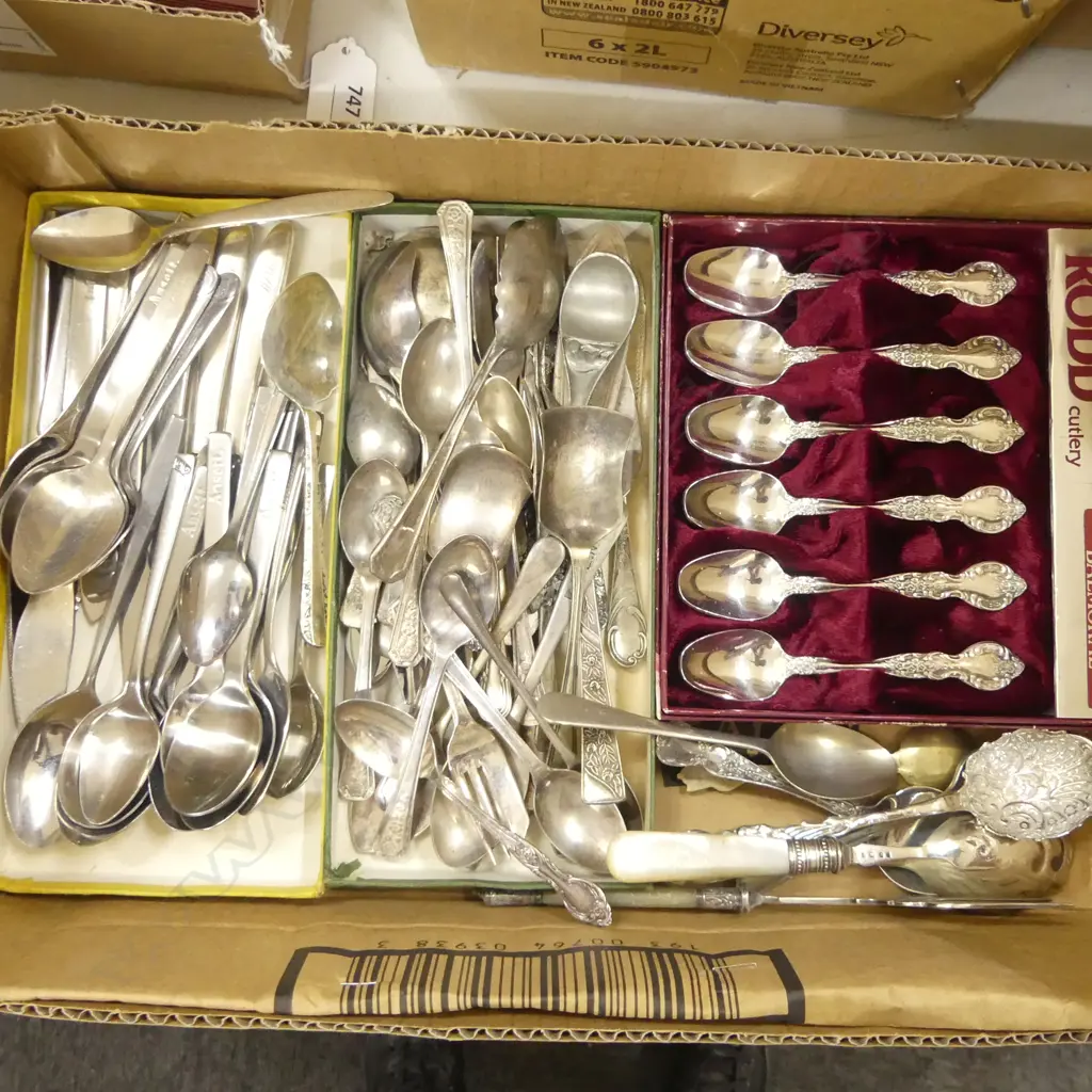 ASST. CUTLERY; AIRLINE TEASPOONS ETC Image 1++