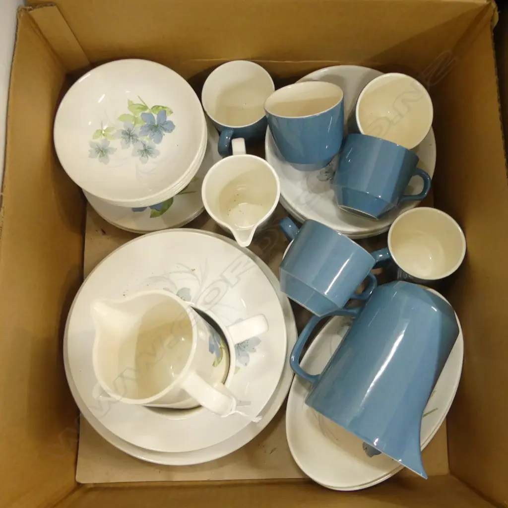 CROWN LYNN 'SAPPHIRE' PART DINNER SET - FAULTS Image 1++