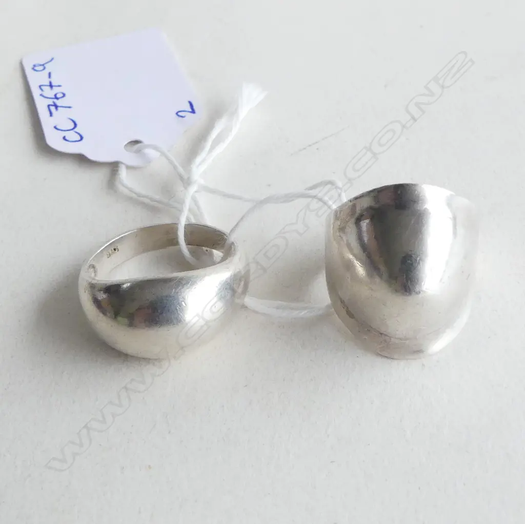 2 STG SILVER RINGS 9.38grms SIZE L & N Image 1++