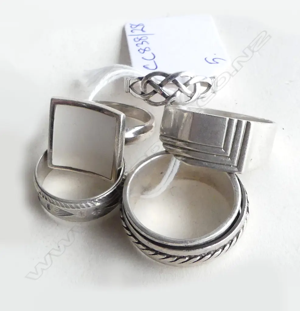 5 STG SILVER RINGS, 28.7gms SIZE O, U, V, Z Image 1++