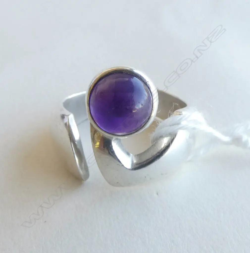 STG SILVER & CABOCHON AMETHYST RING BY JENS HANSEN NELSON 8.4grms (SIZE P APPROX) Image 1++