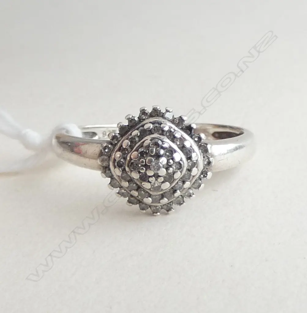 ST. SILVER AND DIAMOND RING (VAL) TDW 0.25cts (diamond missing) SIZE P Image 1++