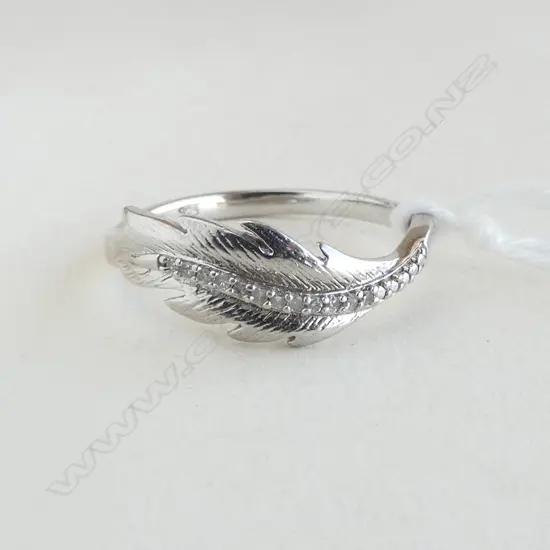 STG SILVER AND DIAMOND RING SIZE P