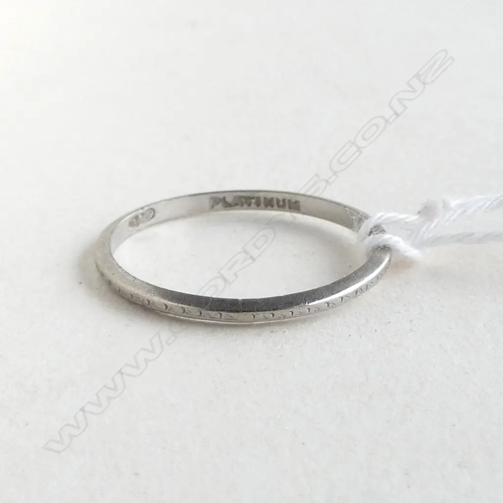 VINTAGE PLATINUM BAND showing wear 1.8gms SIZE Q Image 1++